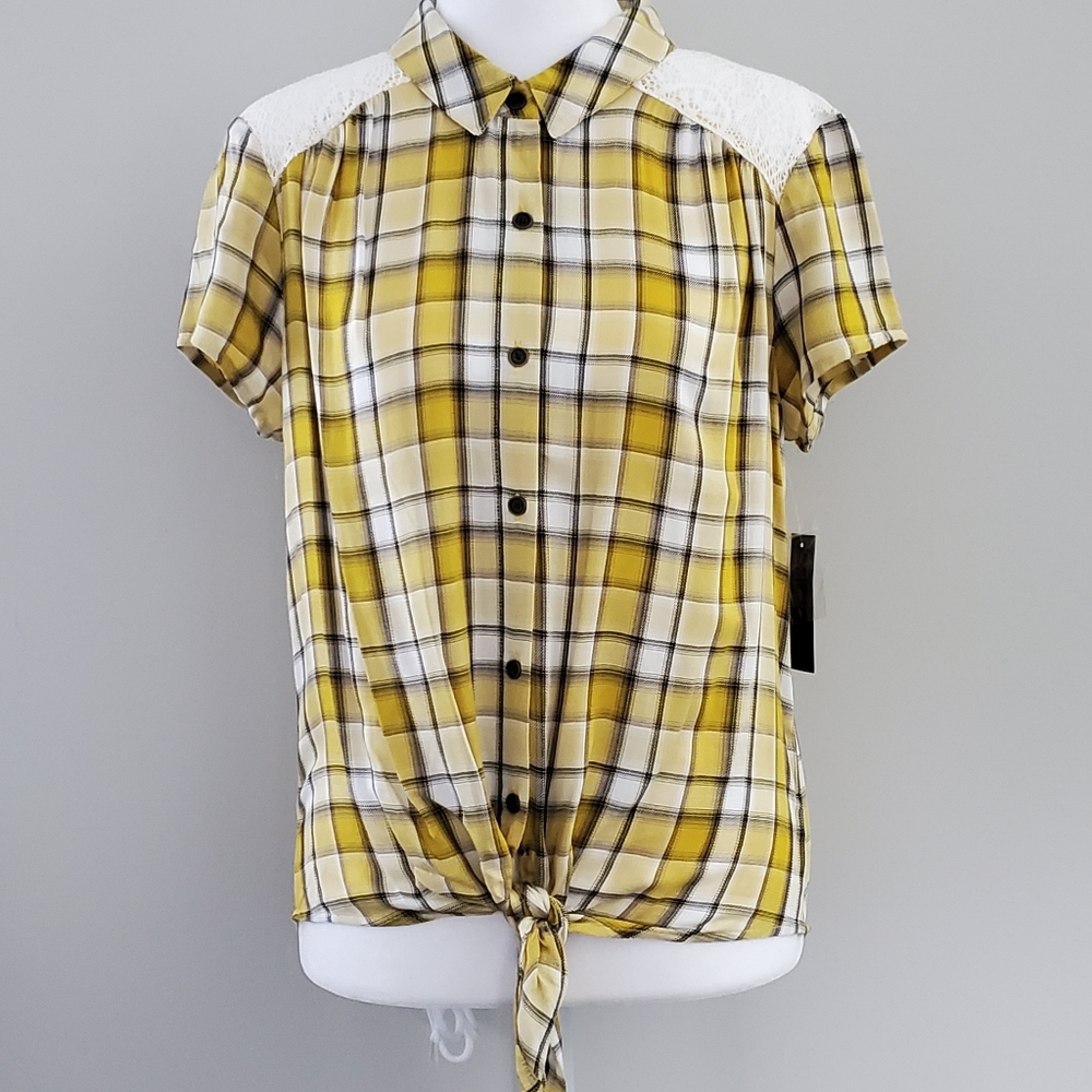 NWT  No Boundaries Top